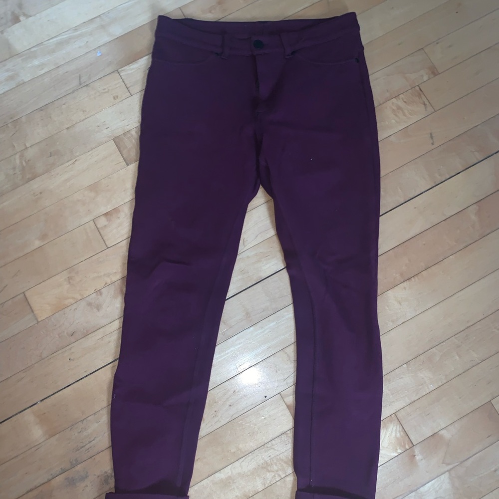 [6] H&M stretchy maroon pants